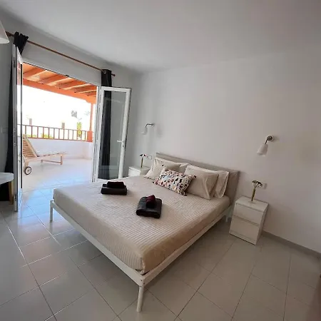 Anna With Heated Pool Villa *