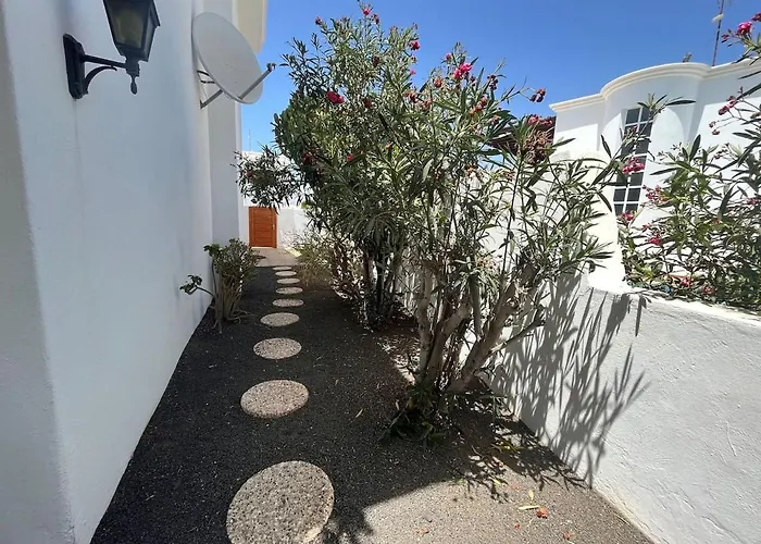 Anna With Heated Pool Βίλα *