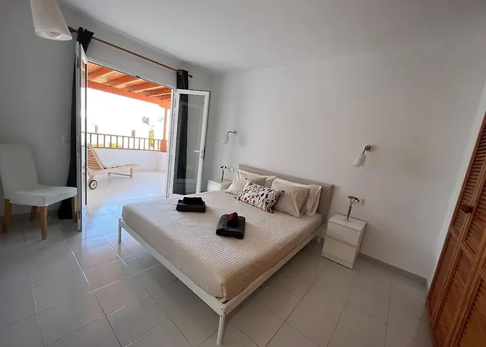 Anna With Heated Pool Villa *