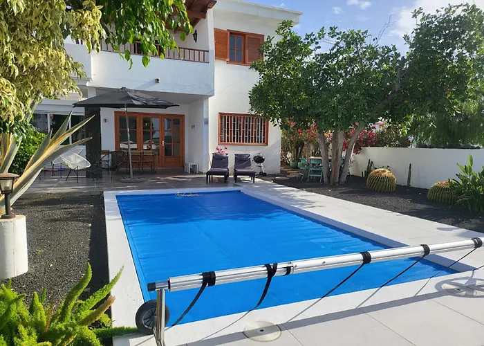 Villa Anna With Heated Pool