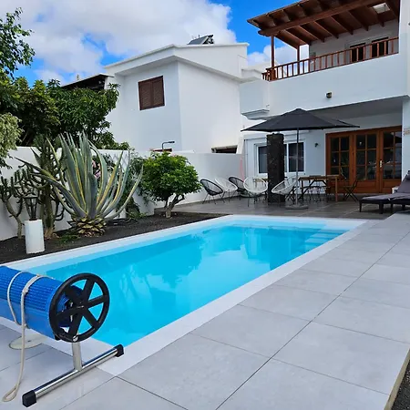 Anna With Heated Pool فيلة