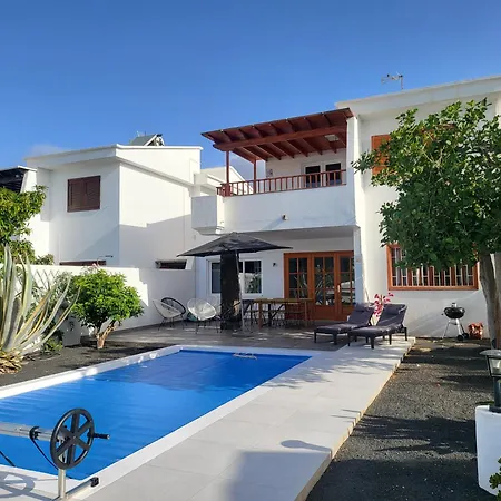 فيلة Anna With Heated Pool